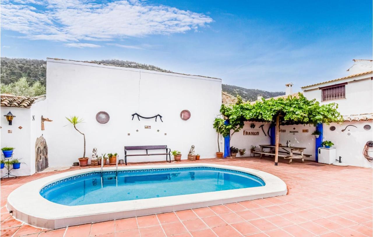 3 Bedroom Awesome Home In Rute Esterno foto