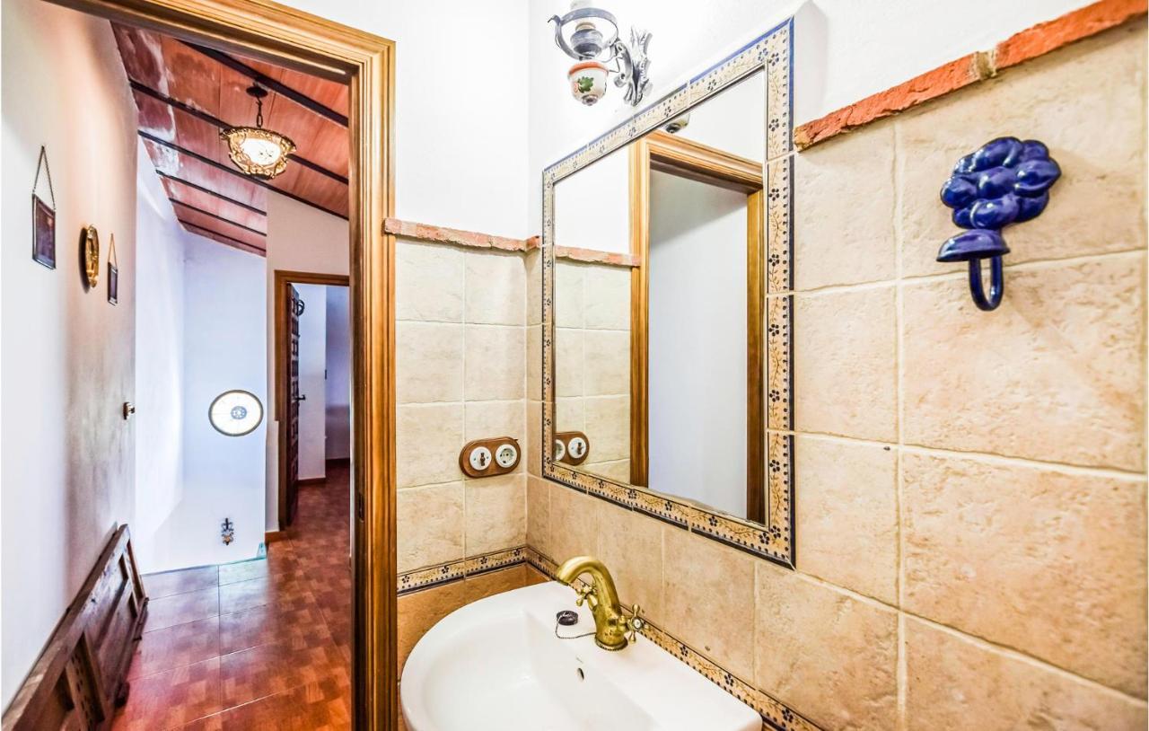 3 Bedroom Awesome Home In Rute Esterno foto