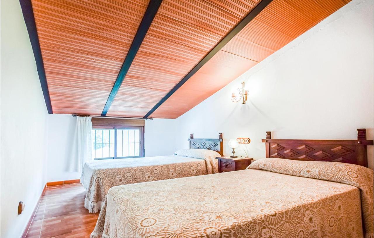 3 Bedroom Awesome Home In Rute Esterno foto